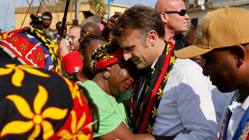 Macron faces Mayotte locals and promises to “rebuild” the cyclone-ravaged island.