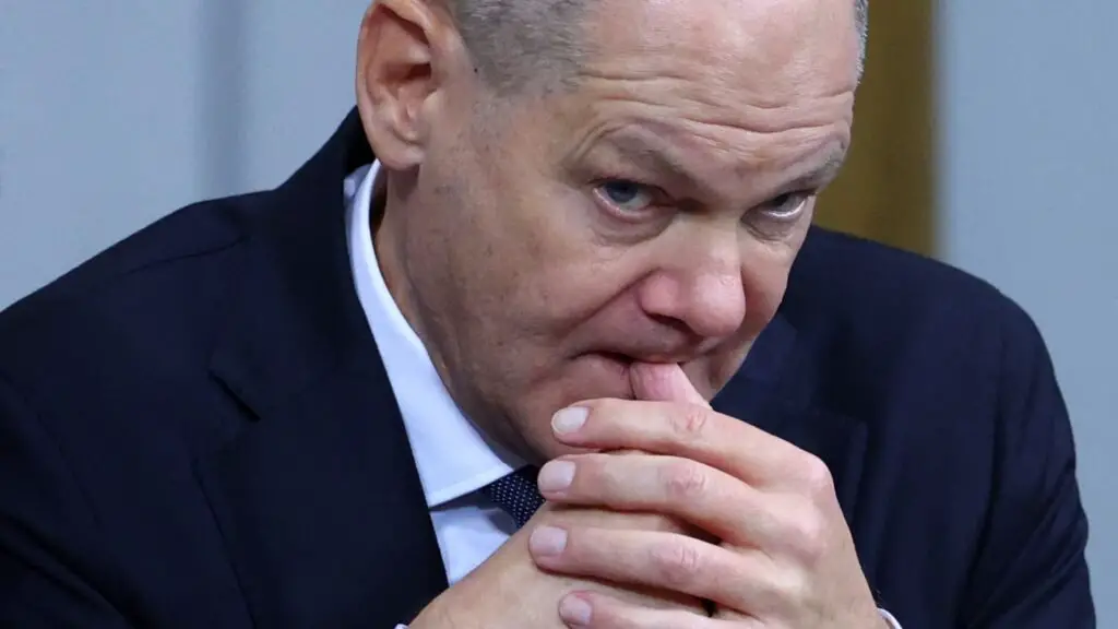 Chancellor Olaf Scholz loses vote of confidence