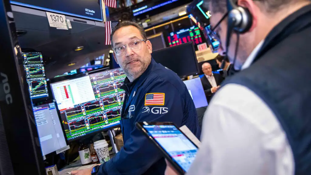 Stocks remain alive despite the Dow’s 9-day losing streak