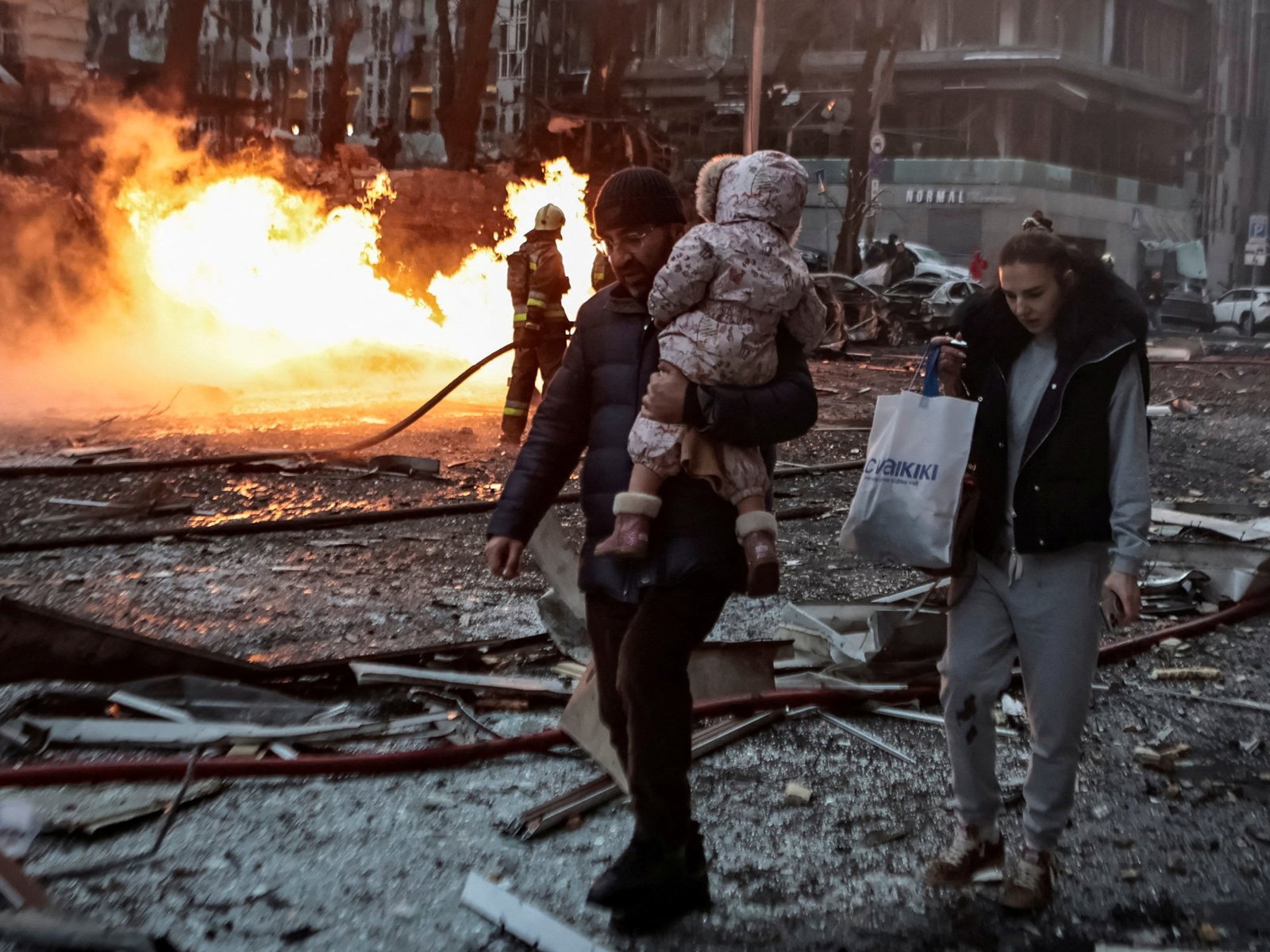 2024-12-20T090320Z_220330787_RC2WSBAJKX7W_RTRMADP_3_UKRAINE-CRISIS-ATTACK-KYIV-1734716360.jpg