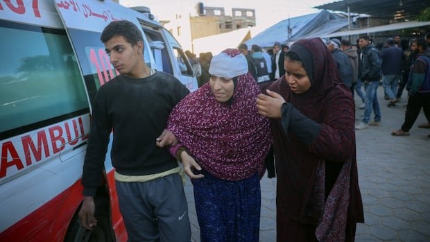 The Israeli army expels patients from a hospital in the north of the Gaza Strip: medics