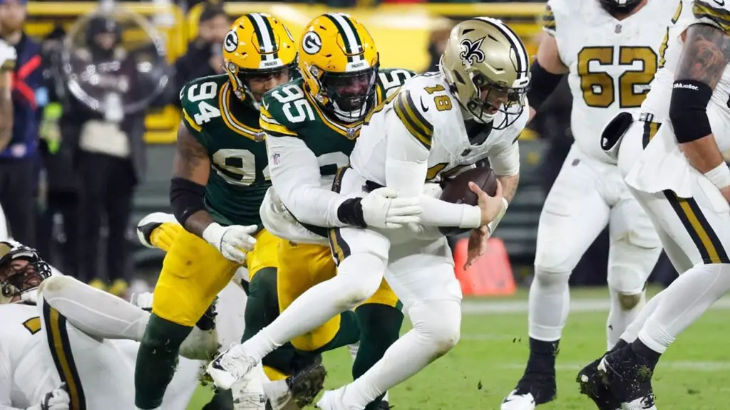 Packers secure playoff spot with dominant win over Saints