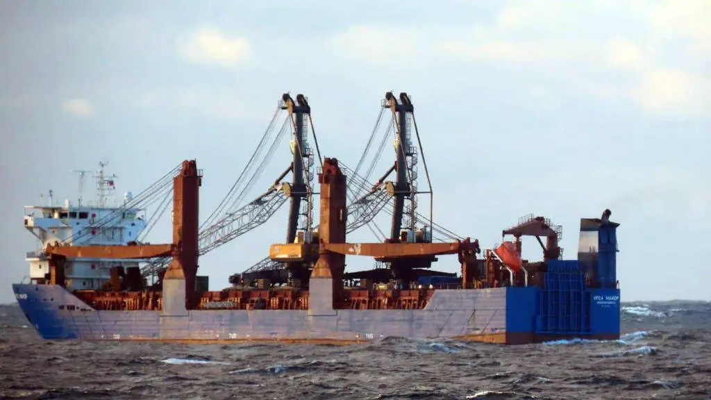 Russia blames “terrorism” for the sinking of a cargo ship off the Spanish coast