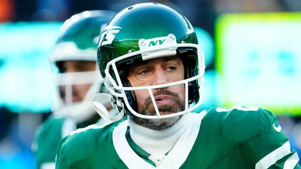 Jets’ Aaron Rodgers reveals he has a girlfriend after mentioning exes in documentaries