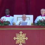 Pope Francis addresses Ukraine and the Middle East in the Christmas message “Urbi et Orbi”.