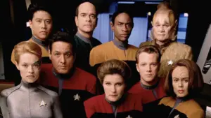 star-trek-voyager-cast.png