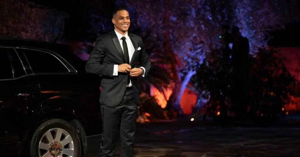 The Bachelor Recap: Grant on the 1st impression Rose, Sister Cameo (Exkl)