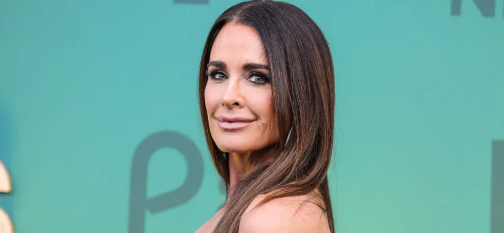 Kyle Richards collapses at spa day in ‘RHOBH’ preview