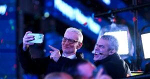 Andy-Cohen-and-Anderson-Cooper-s-Funniest-Televised-New-Year-s-Eve-Moments-2.jpg