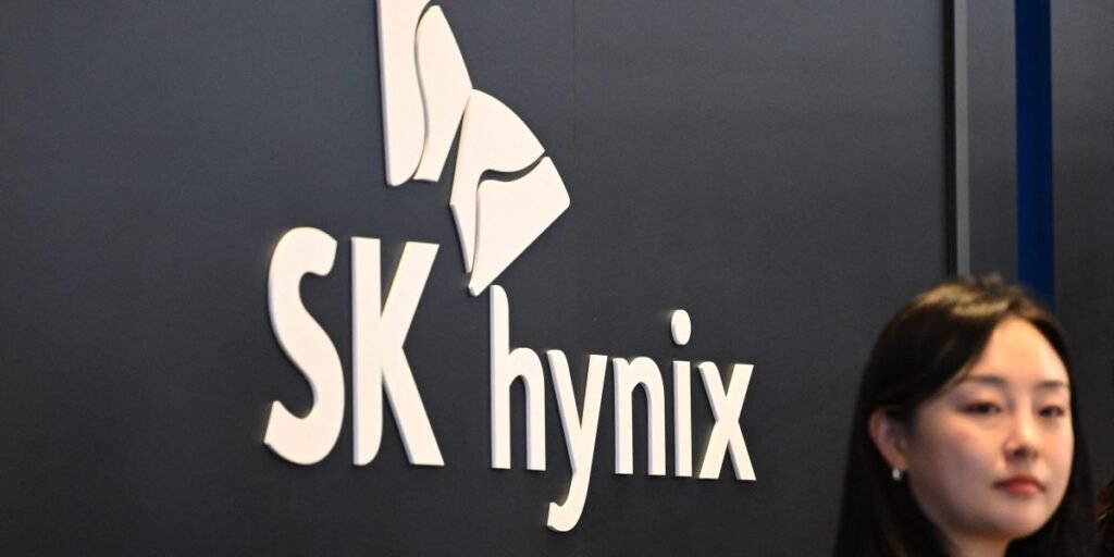 SK Hynix slumps after record profit misses lofty expectations