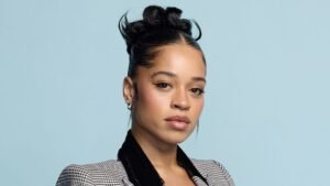 Hol-Up-Ella-Mai-Trends-For-How-She-Reacted-To-Camera-Showing-Her-Her-Baby-Boy-At-Recent-Celtics-Game-WATCH-scaled.jpg