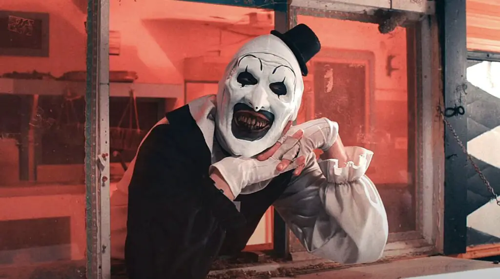Horror 4 will finally reveal art of the history of origin of the clown