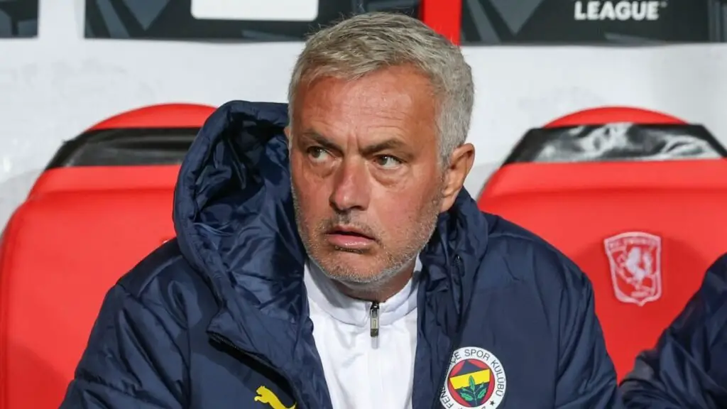 According to Fenerbahce, the manager has filed a lawsuit against Galatasaray