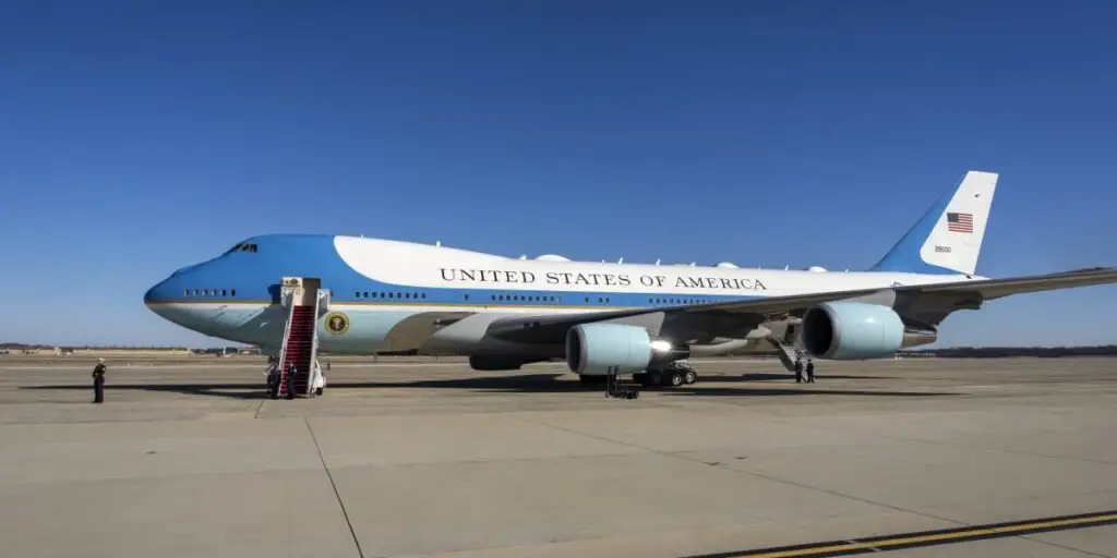 Trump Tours Boeing Aircraft to highlight the aircraft manufacturer’s delay in the delivery of a new Air Force
