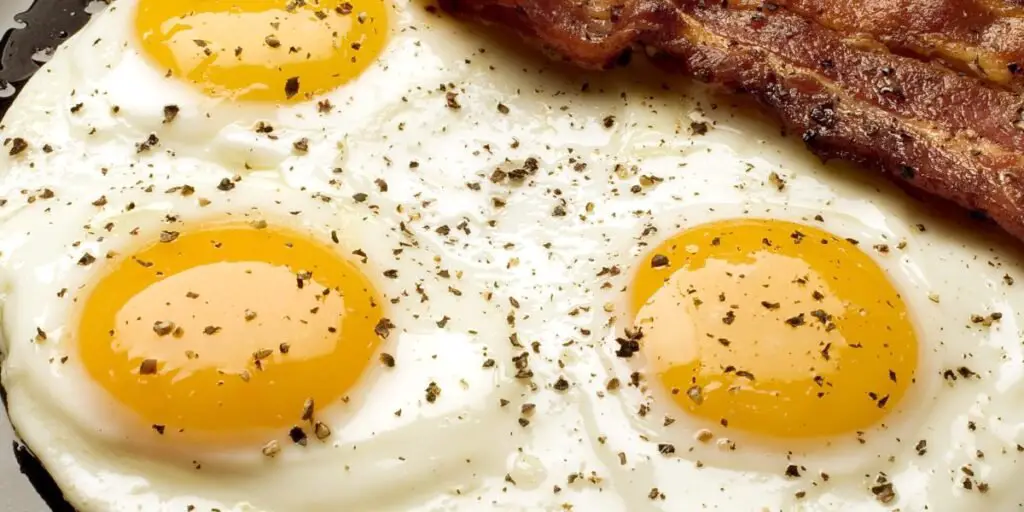 Pennsylvania soldiers are looking for an attacker who glued 100,000 organic eggs from the back of a trailer
