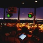 America’s air traffic controls are scarce – those who are qualified can earn 137,000 US dollars annually without the bachelor’s degree