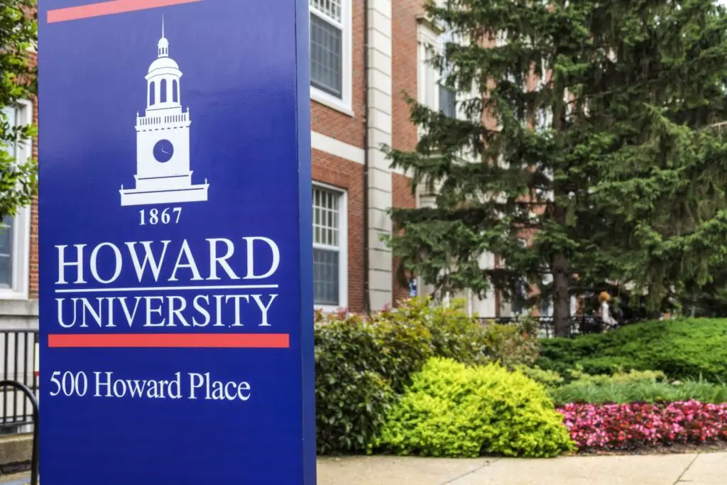 The Professor of Howard University gives out a helicopter -Jet -Crash