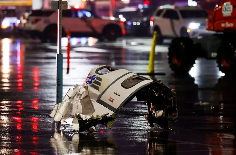Small Medevac aircraft die in Philadelphia with child, 5 others on board