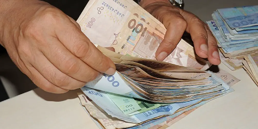 The dirham has written off 0.2% compared to the euro and the dollar