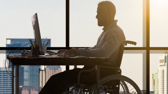 Only 1% of British employees of sagas will find jobs within 6 months, the report says that