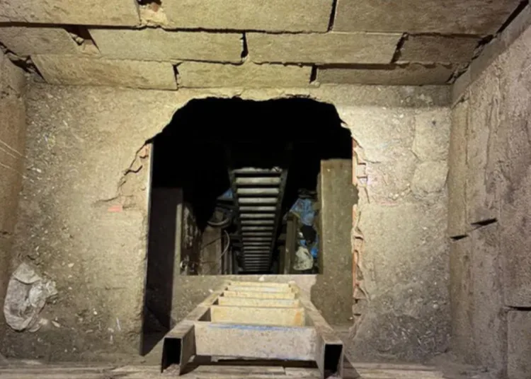 The drug tunnel between Ceuta and Morocco can have several outputs between Ceuta and Morocco. Possibly have several outputs