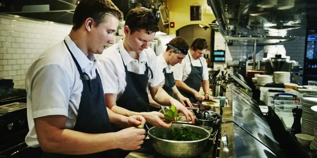 Gen z men turn to the kitchen instead of college – you can earn $ 170,000 without the burden of student debt
