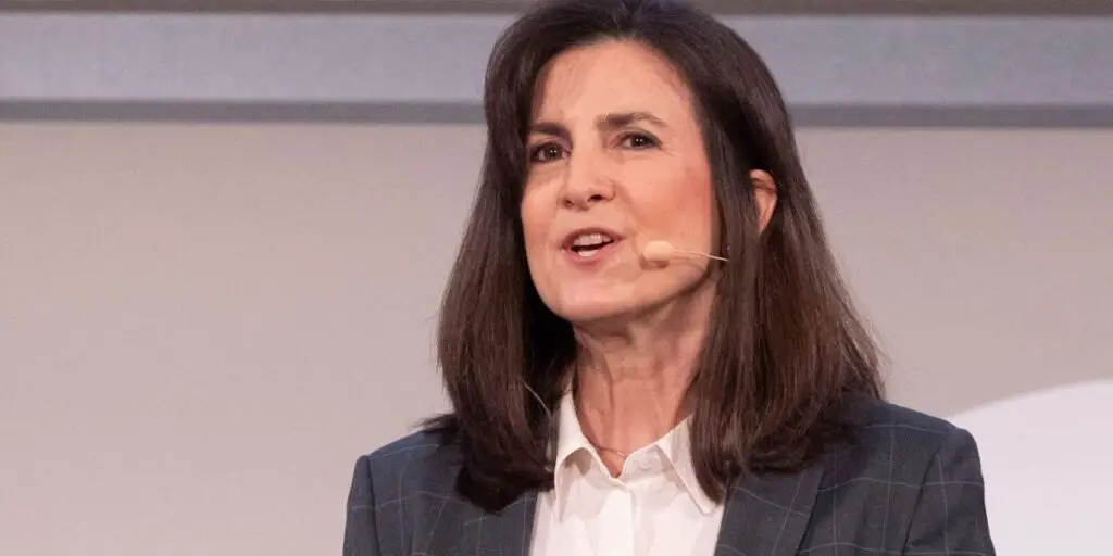 Starbucks calls new CFO in the latest tour