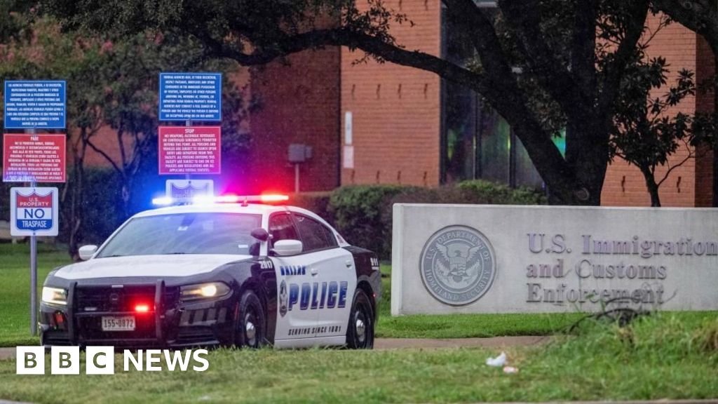 ‘Anti-Ice’ message about ammunition at Dallas Shooting, in which two immigration prisoners were killed
