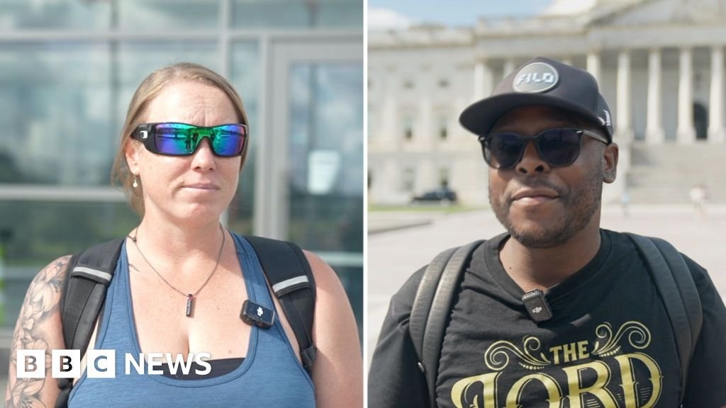 Tourists in Washington react to the shutdown because the attractions were closed