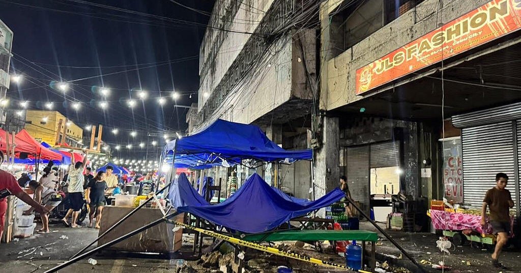 Dozens of dead after 6.9-Magnitim-Erdquake blows of the Philippines