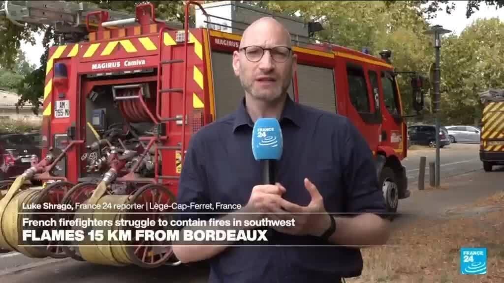 Forest fires in France: French farmers provide water tankers to help fight the fire